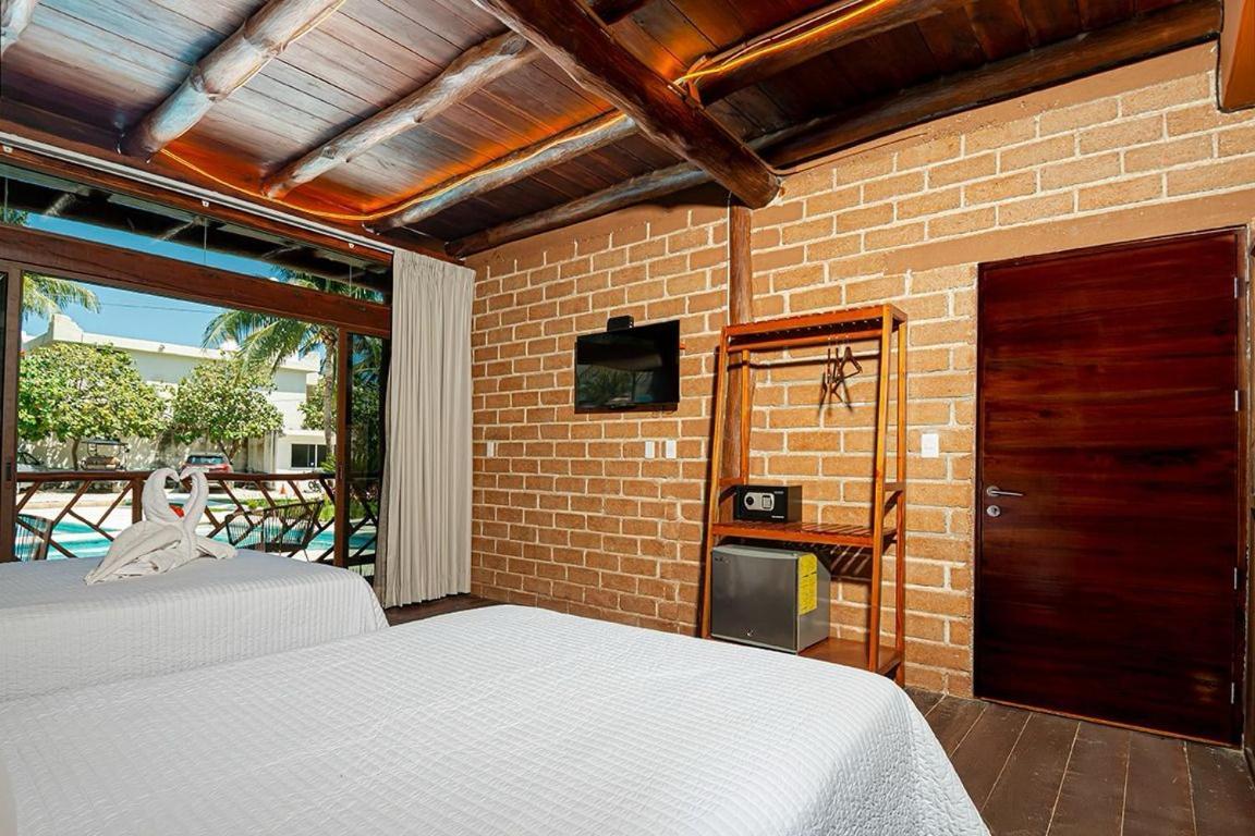 Kabanas & Beach Club Ojo De Agua Puerto Morelos Exterior photo